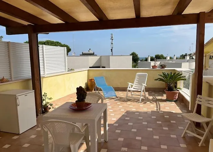 别墅 Cetta Al Mare….o In Piscina? 比谢列